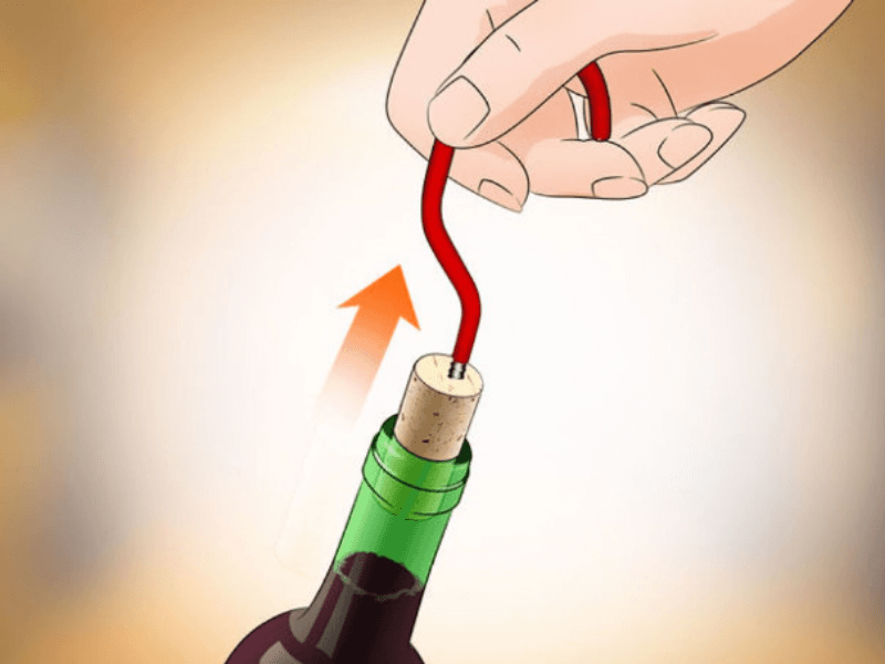 Cách lấy nút chai rượu vang bằng dây thép cứng
