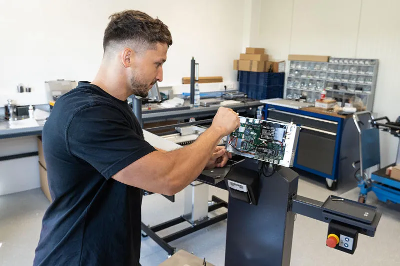 Dịch vụ sửa cân điện tử Chất lượng - Chuyên nghiệp gắn liền thương hiệu Điện Máy Trường Việt